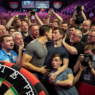 Kontroversielle scener ved UK Open – James Wade slikker konkurrent på halsen